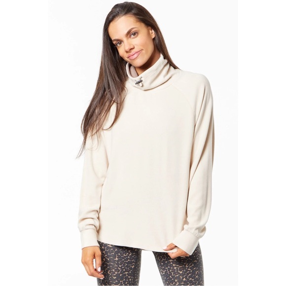 soulcycle | varley adkisson longsleeve in sandshell ↷ - Picture 15 of 16